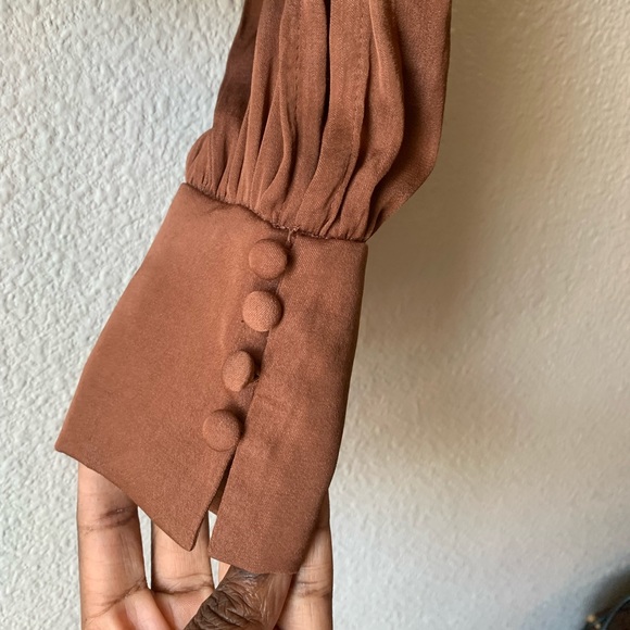 ❌SOLD❌Urban Outfitters Juliana Chocolate Cold Shoulder Button Down Blouse Size S - Picture 5 of 10